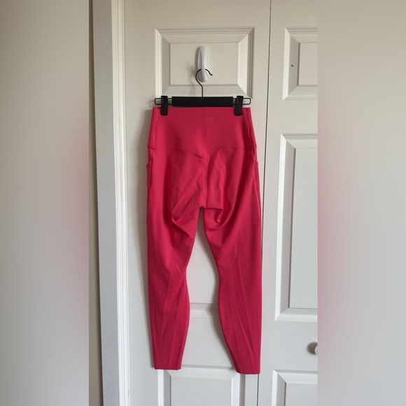 Nike Universa High Waisted Pocket Leggings - Picture 2 of 2